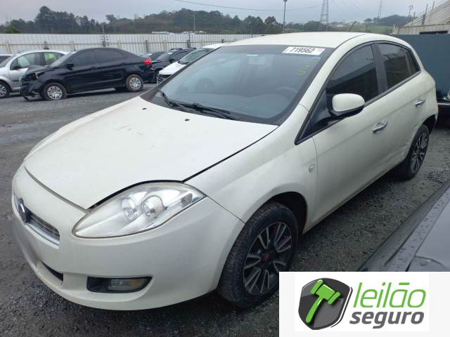 LOTE 004 - FIAT BRAVO ESSENCE 1.8 16V E.TORQ