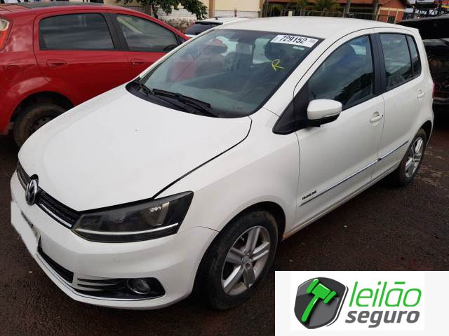 LOTE 035 - VOLKSWAGEN FOX HIGHLINE 1.6 16V MSI 2015