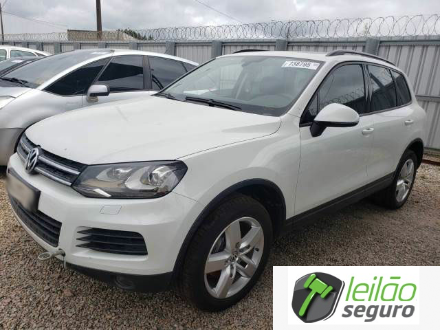 LOTE 027 - VOLKSWAGEN TOUAREG V6 4MOTION 3.6 V6 2014