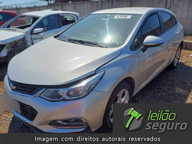 LOTE 047 CHEVROLET CRUZE HATCH 